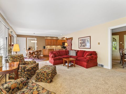 Tiny photo for 811 Paris Avenue, Rockford, IL 61107 (MLS # 12519134)