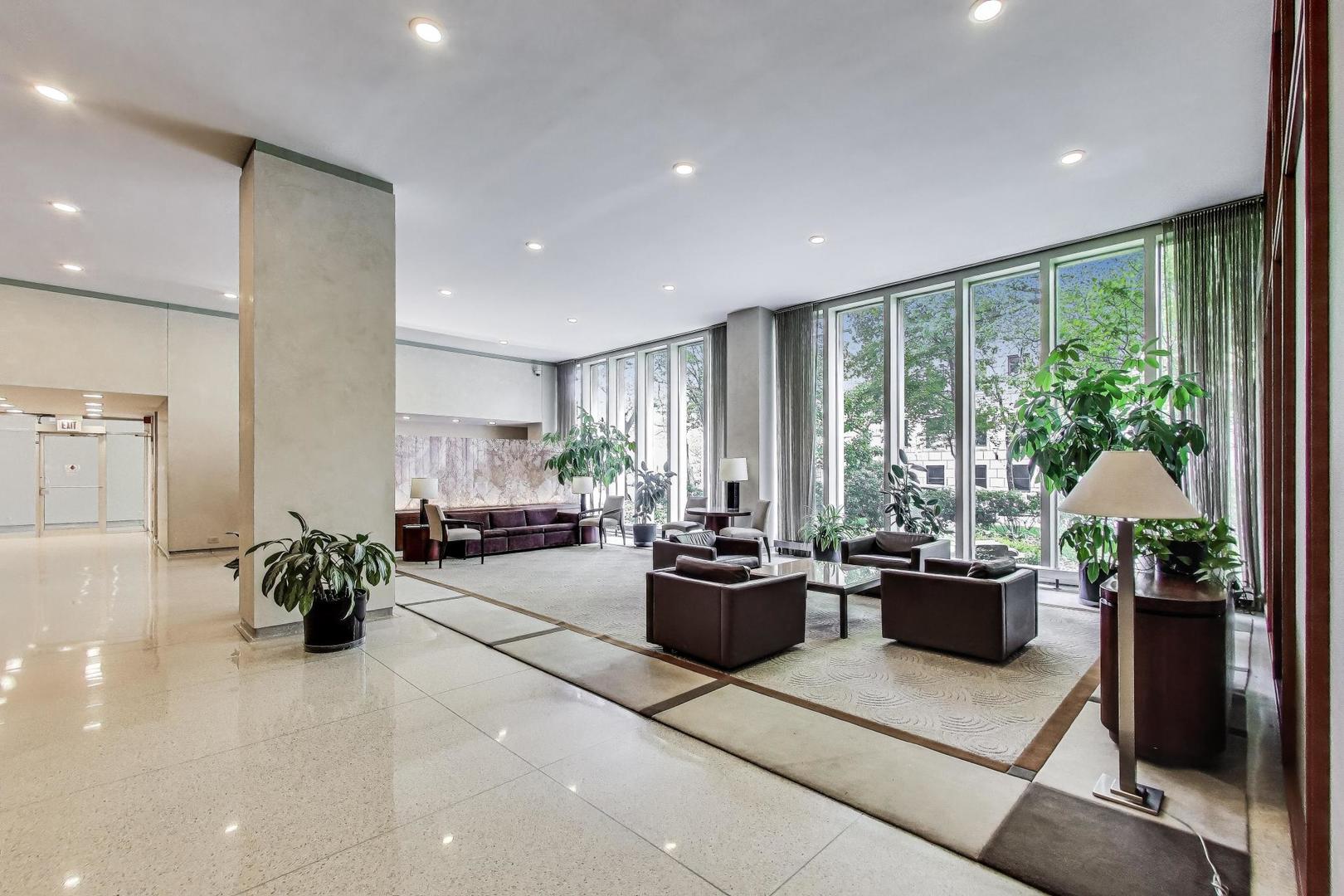3550 N Lake Shore Drive 519