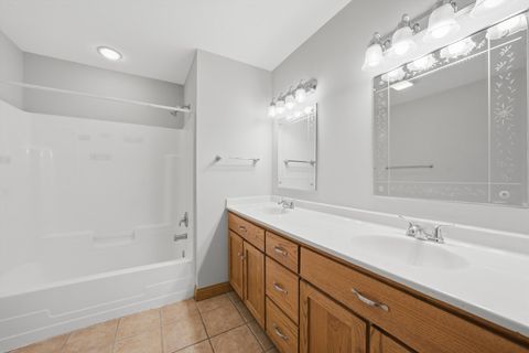 Tiny photo for 4 JUNIOR Drive, Sandwich, IL 60548 (MLS # 12537124)