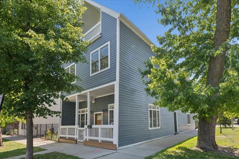 Photo of 3140 N Richmond Street #1, Chicago, IL 60618 (MLS # 12669504)