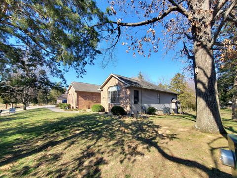 Tiny photo for 1142 Cedar Ridge Drive, Carbondale, IL 62901 (MLS # 12562094)