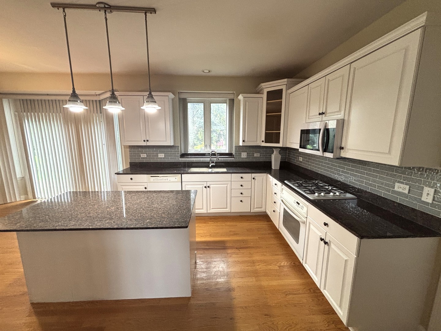 375 W Devon Avenue