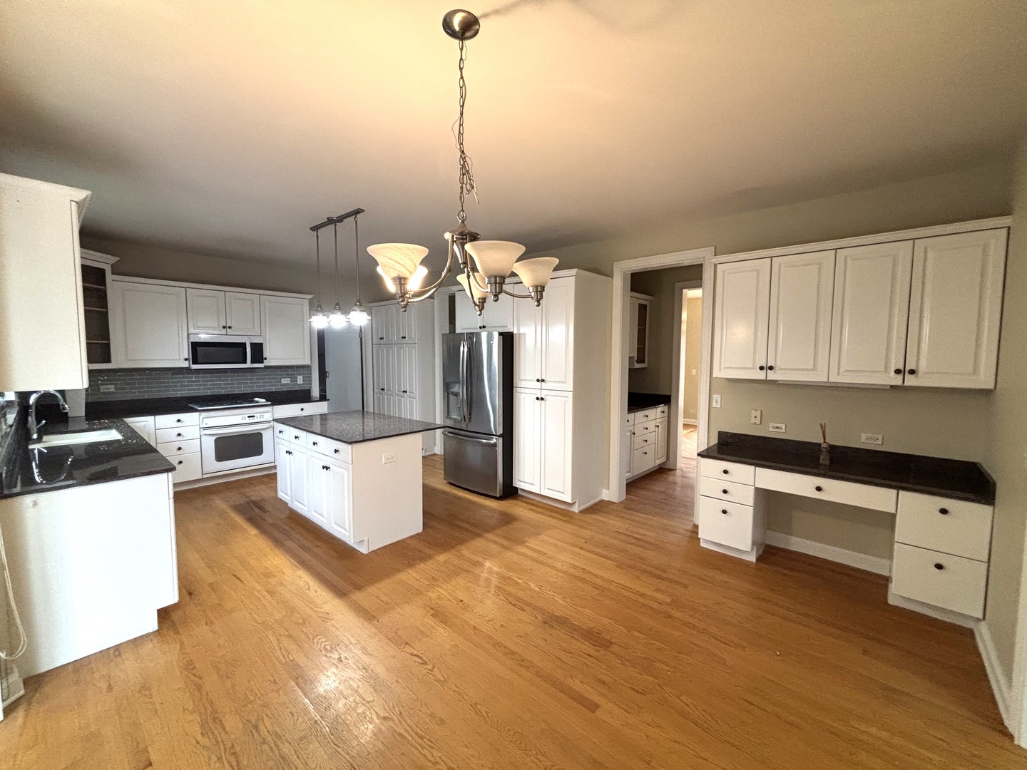375 W Devon Avenue