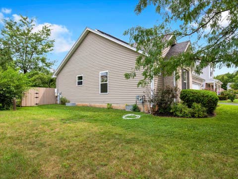 Tiny photo for 499 Kensington Court, DeKalb, IL 60115 (MLS # 12733007)