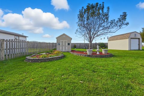 Tiny photo for 35 S London Court, South Elgin, IL 60177 (MLS # 12590611)