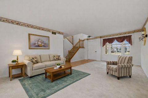 Tiny photo for 35 S London Court, South Elgin, IL 60177 (MLS # 12590611)