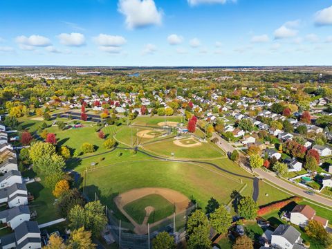 Tiny photo for 35 S London Court, South Elgin, IL 60177 (MLS # 12590611)