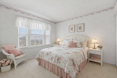 Tiny photo for 35 S London Court, South Elgin, IL 60177 (MLS # 12590611)