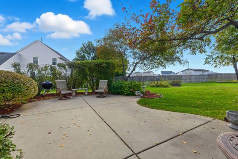 Tiny photo for 35 S London Court, South Elgin, IL 60177 (MLS # 12590611)