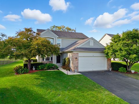 Photo of 35 S London Court, South Elgin, IL 60177 (MLS # 12590611)
