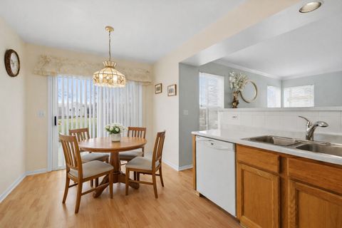 Tiny photo for 35 S London Court, South Elgin, IL 60177 (MLS # 12590611)