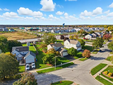 Tiny photo for 35 S London Court, South Elgin, IL 60177 (MLS # 12590611)