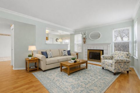 Tiny photo for 35 S London Court, South Elgin, IL 60177 (MLS # 12590611)