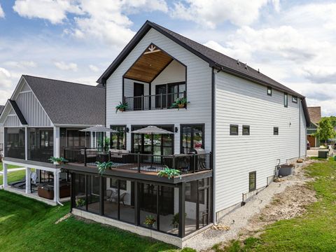 Tiny photo for 304 Leeward Way, Ottawa, IL 61350 (MLS # 12693619)