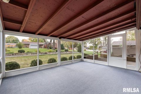 Tiny photo for 2706 RIDGEWOOD Avenue, Davenport, IA 52803 (MLS # QC4269026)