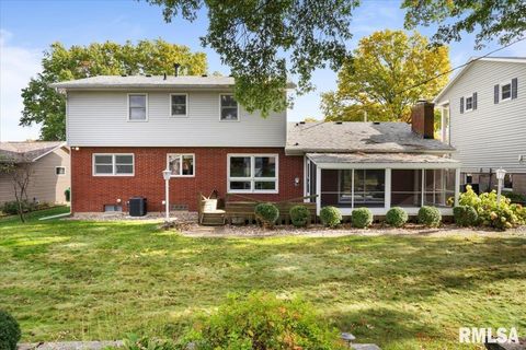 Tiny photo for 2706 RIDGEWOOD Avenue, Davenport, IA 52803 (MLS # QC4269026)