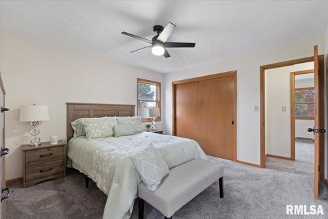 Tiny photo for 2706 RIDGEWOOD Avenue, Davenport, IA 52803 (MLS # QC4269026)