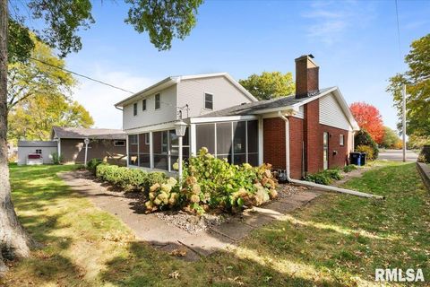 Tiny photo for 2706 RIDGEWOOD Avenue, Davenport, IA 52803 (MLS # QC4269026)