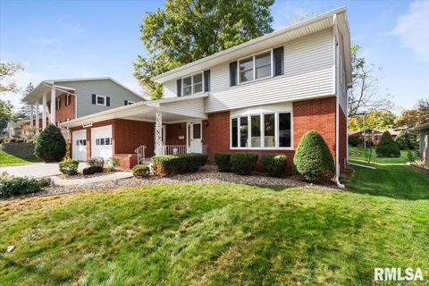 Tiny photo for 2706 RIDGEWOOD Avenue, Davenport, IA 52803 (MLS # QC4269026)