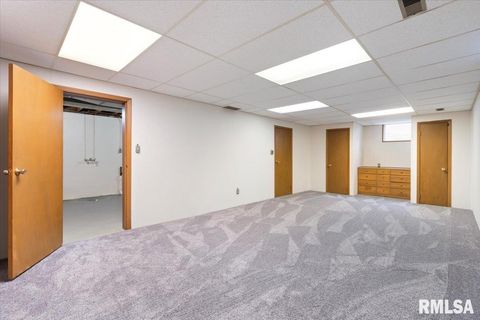 Tiny photo for 2706 RIDGEWOOD Avenue, Davenport, IA 52803 (MLS # QC4269026)