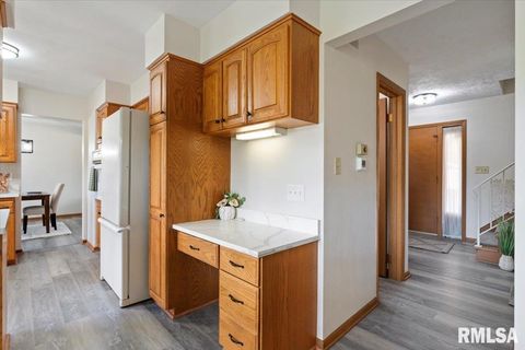 Tiny photo for 2706 RIDGEWOOD Avenue, Davenport, IA 52803 (MLS # QC4269026)