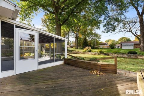 Tiny photo for 2706 RIDGEWOOD Avenue, Davenport, IA 52803 (MLS # QC4269026)