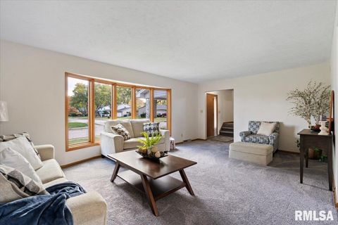 Tiny photo for 2706 RIDGEWOOD Avenue, Davenport, IA 52803 (MLS # QC4269026)