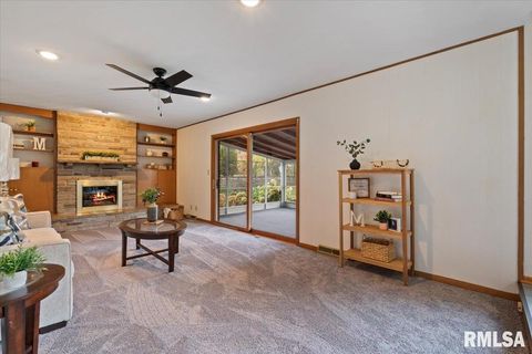 Tiny photo for 2706 RIDGEWOOD Avenue, Davenport, IA 52803 (MLS # QC4269026)