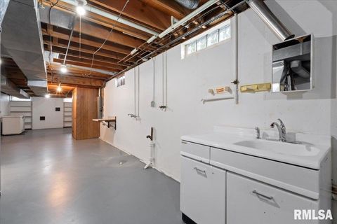 Tiny photo for 2706 RIDGEWOOD Avenue, Davenport, IA 52803 (MLS # QC4269026)