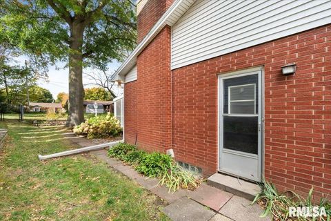 Tiny photo for 2706 RIDGEWOOD Avenue, Davenport, IA 52803 (MLS # QC4269026)