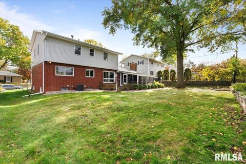 Tiny photo for 2706 RIDGEWOOD Avenue, Davenport, IA 52803 (MLS # QC4269026)