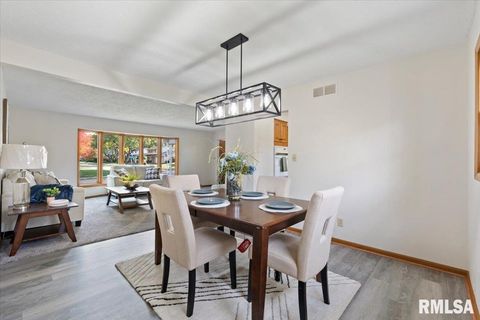 Tiny photo for 2706 RIDGEWOOD Avenue, Davenport, IA 52803 (MLS # QC4269026)