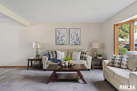 Tiny photo for 2706 RIDGEWOOD Avenue, Davenport, IA 52803 (MLS # QC4269026)