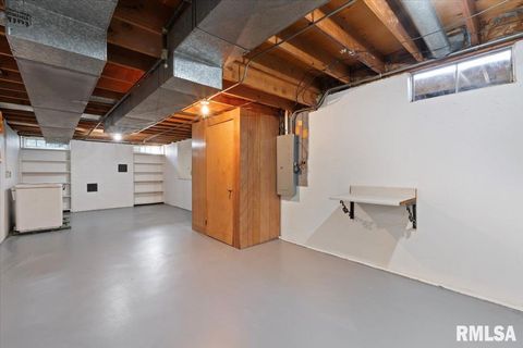 Tiny photo for 2706 RIDGEWOOD Avenue, Davenport, IA 52803 (MLS # QC4269026)