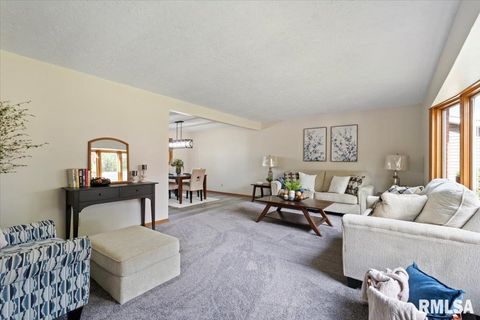 Tiny photo for 2706 RIDGEWOOD Avenue, Davenport, IA 52803 (MLS # QC4269026)