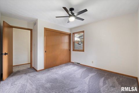 Tiny photo for 2706 RIDGEWOOD Avenue, Davenport, IA 52803 (MLS # QC4269026)