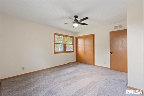 Tiny photo for 2706 RIDGEWOOD Avenue, Davenport, IA 52803 (MLS # QC4269026)