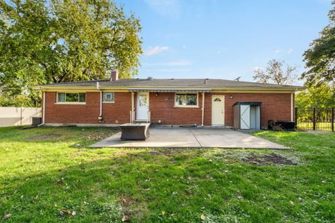 Tiny photo for 742 73rd Court, Willowbrook, IL 60527 (MLS # 12499848)