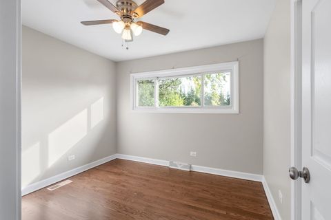 Tiny photo for 742 73rd Court, Willowbrook, IL 60527 (MLS # 12499848)