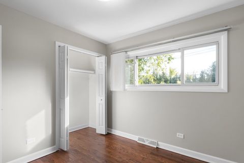 Tiny photo for 742 73rd Court, Willowbrook, IL 60527 (MLS # 12499848)