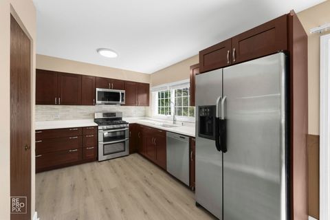 Tiny photo for 1705 College Green Drive, Elgin, IL 60123 (MLS # 12461962)