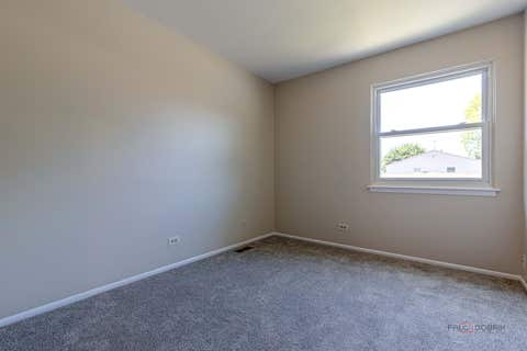 Tiny photo for 2177 N Dogwood Lane #2177, Palatine, IL 60074 (MLS # 12726922)