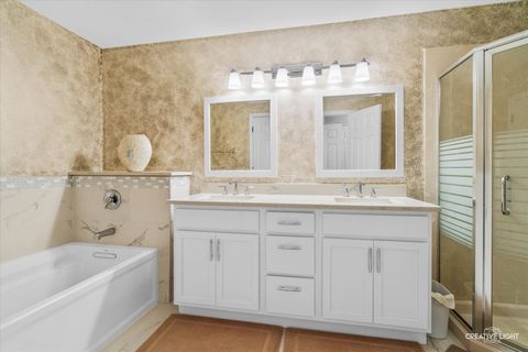 Tiny photo for 607 Kingsbridge Drive, Carol Stream, IL 60188 (MLS # 12513170)