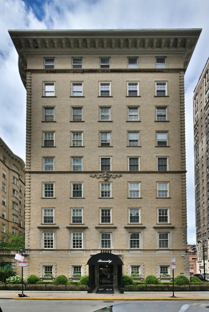 70 E Scott Street 408