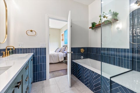 Tiny photo for 4606 N MALDEN Street #3N, Chicago, IL 60640 (MLS # 12773876)