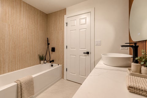 Tiny photo for 1110 N Lake Shore Drive #31N, Chicago, IL 60611 (MLS # 12767100)