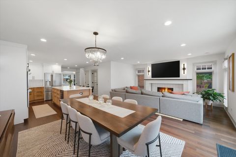 Tiny photo for 6057 N Tripp Avenue, Chicago, IL 60646 (MLS # 12656754)