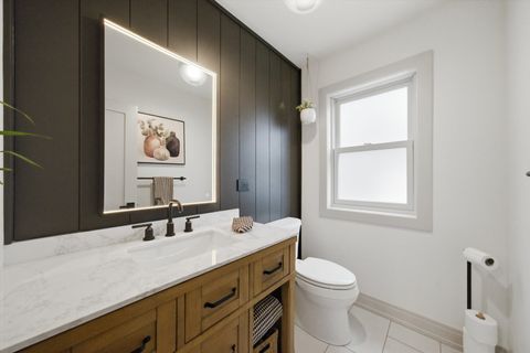 Tiny photo for 6057 N Tripp Avenue, Chicago, IL 60646 (MLS # 12656754)