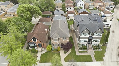 Tiny photo for 6057 N Tripp Avenue, Chicago, IL 60646 (MLS # 12656754)