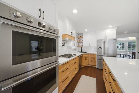 Tiny photo for 6057 N Tripp Avenue, Chicago, IL 60646 (MLS # 12656754)